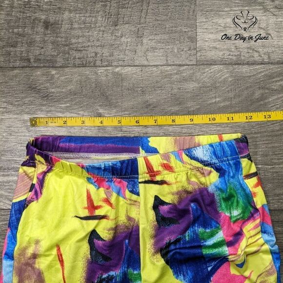 Amzbrly Colorful Abstract Stretchy Shorts Size XS - Picture 2 of 4